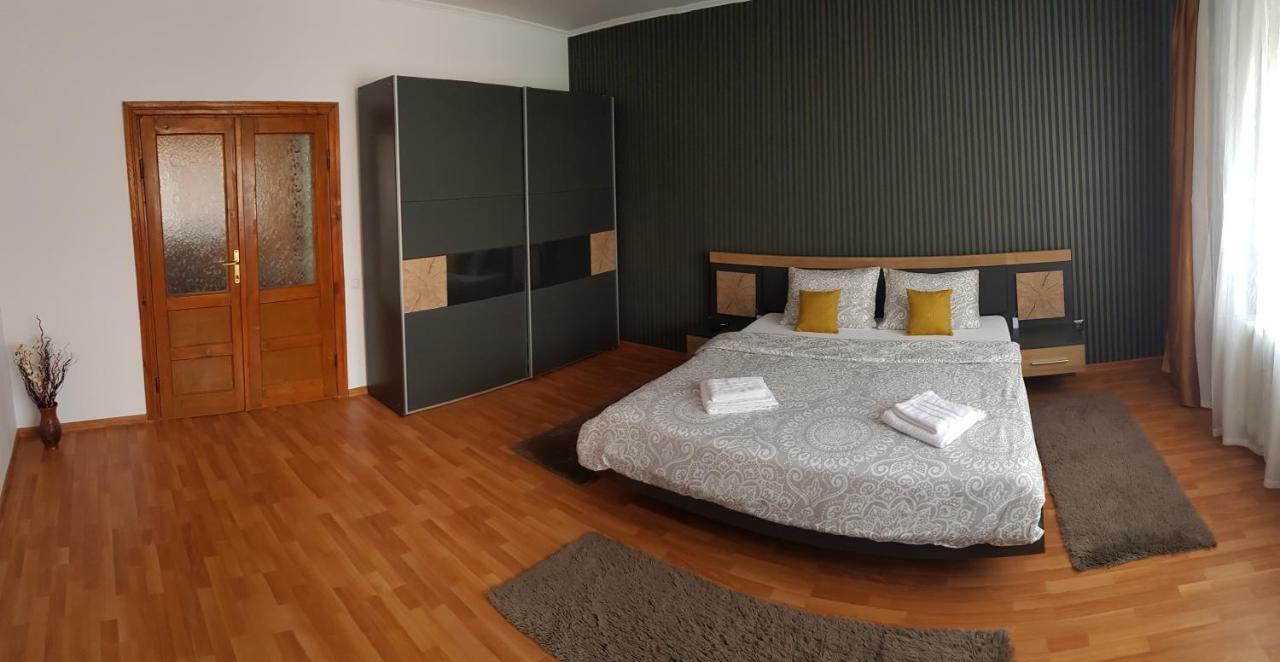 Premium Central Apartment Oradea Eksteriør bilde
